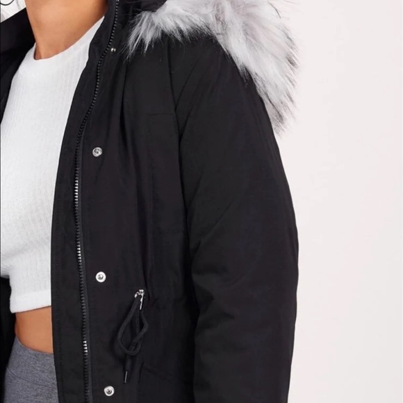 Black jacket. - Picture 2 of 5